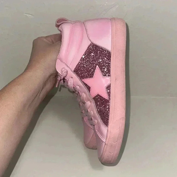 Sneakers - Picture 3 of 7